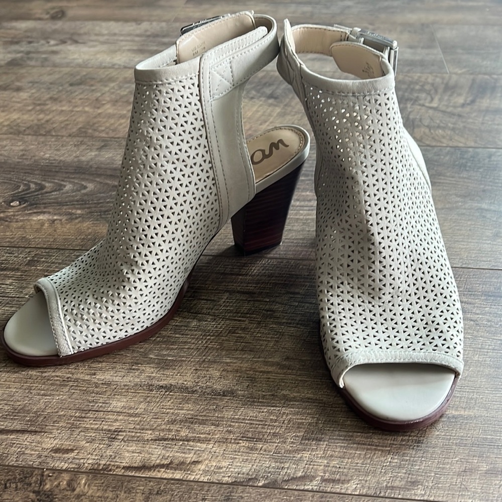 Women’s Sam Edelman Perforated Peep Top Heeled Sandal, Light Gray, Size 8